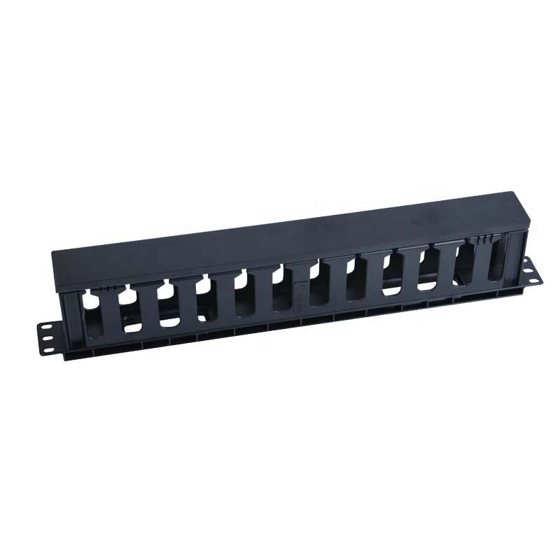 Multifunctional 19 inch Network Rack Mount 1U 2U 12 porturi Gestionare cabluri cu capac placa de plastic fabricata in China